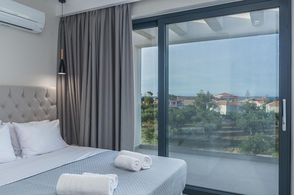 Dionisos Luxury Suites