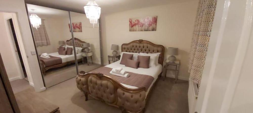 Lovely 3-bed House in Luton