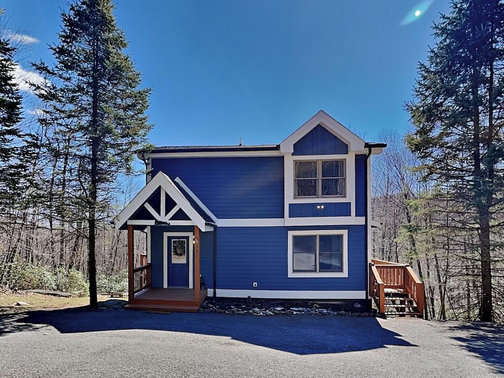 Waves, Waffles & Wifi by Taylor Made Deep Creek