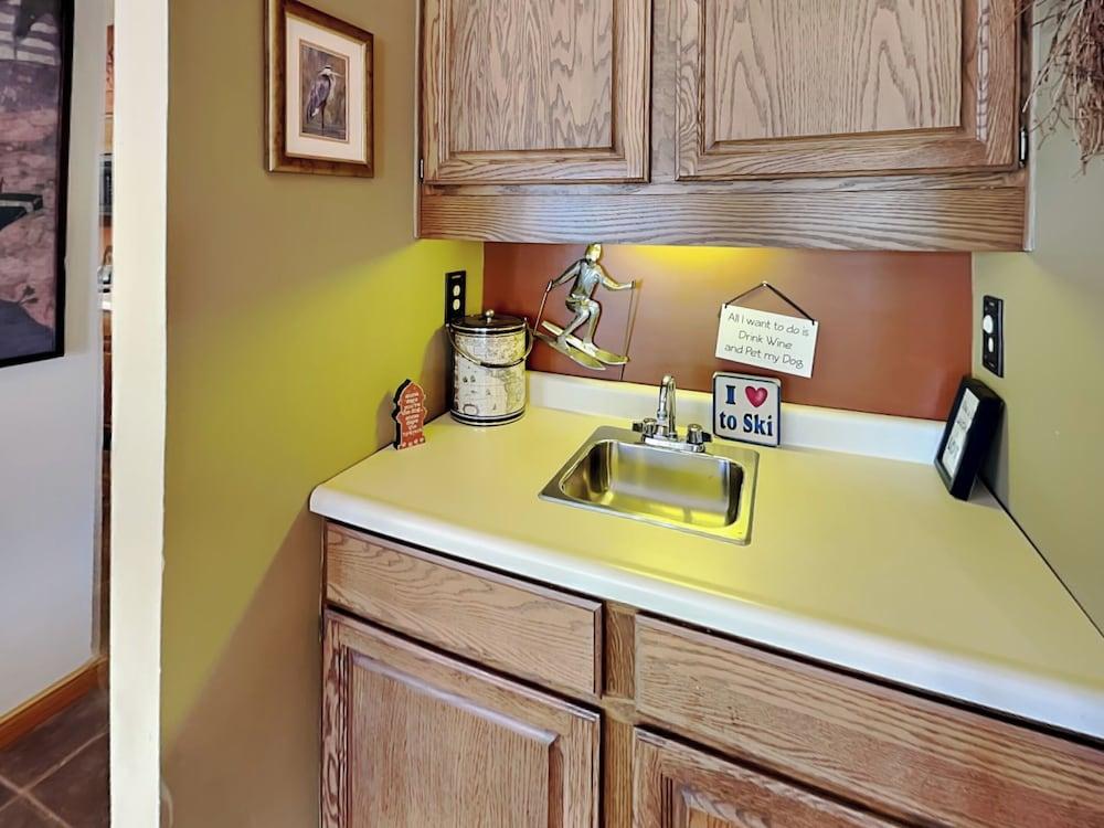 Blue Heron by Taylor Made Deep Creek