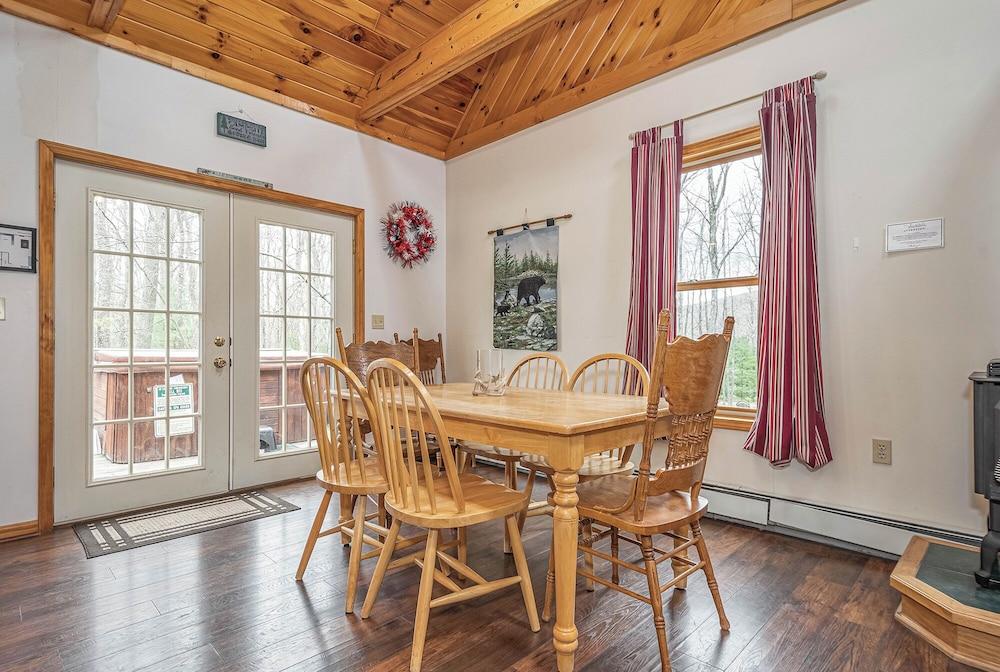 Black Bear Retreat by Taylor Made Deep Creek