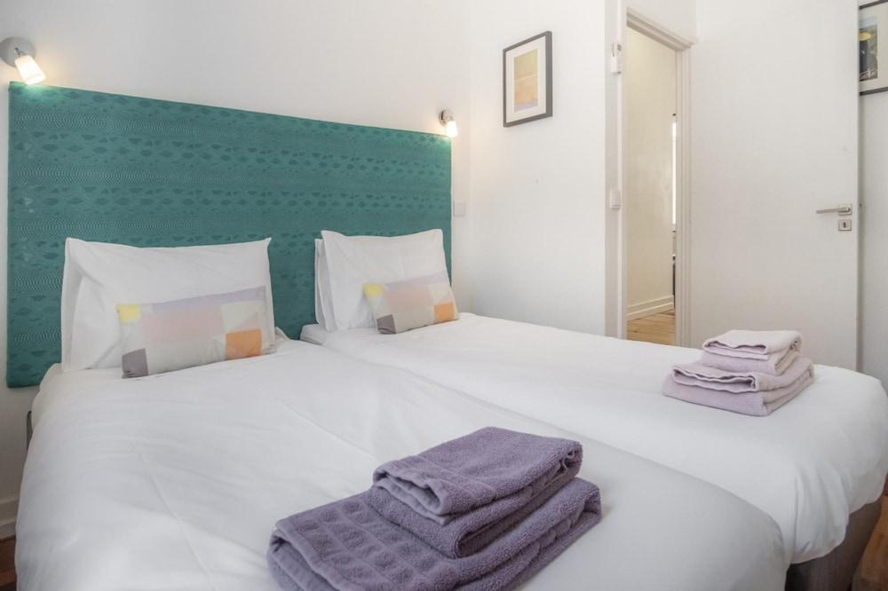 LV Premier Chiado CH5 AC Elevator Central