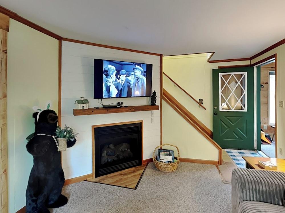 Bearbnb by Taylor Made Deep Creek