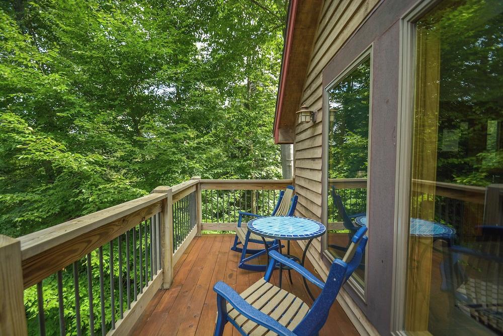 Canopy Escape by Taylor Made Deep Creek