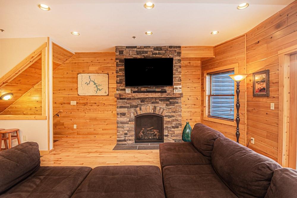 Cedar Shores Villa 03 by Taylor Made Deep Creek