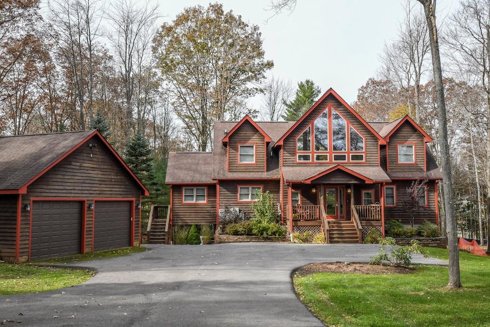 Constantly Cozy by Taylor Made Deep Creek