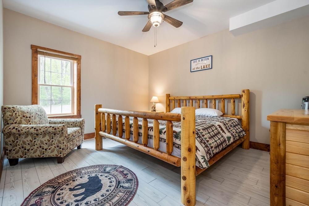 Cottage at Slope's Edge