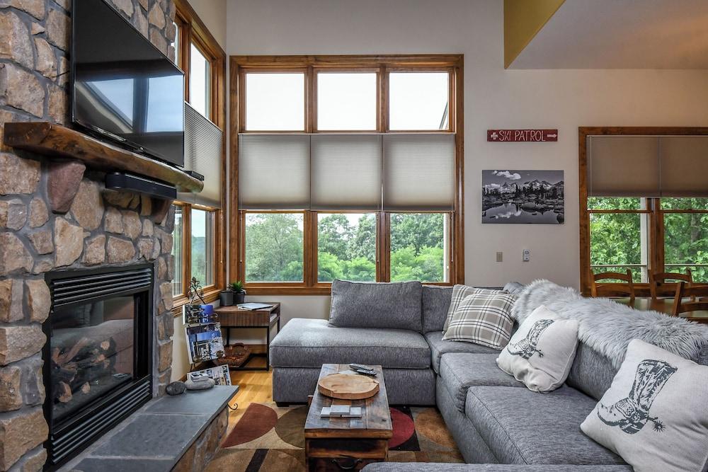 Eagle's Rest by Taylor Made Deep Creek