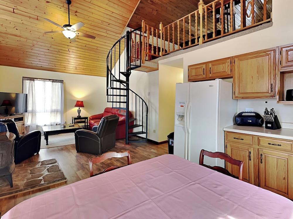 Fawn View Cabin by Taylor Made Deep Creek