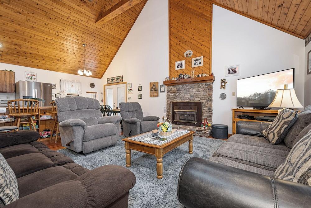 Home Sweet Cabin by Taylor Made Deep Creek