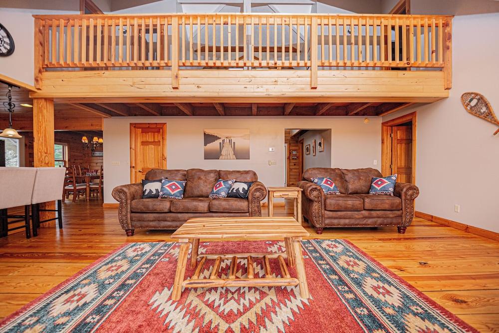 Duck Pond Lodge by Taylor Made Deep Creek