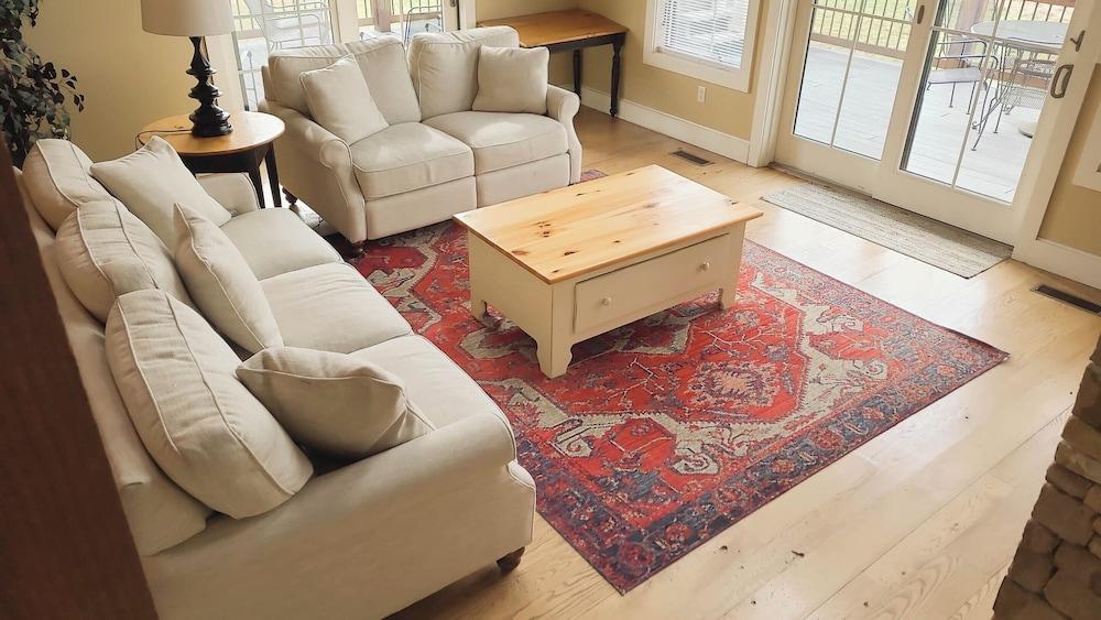 Mountain Splendor by Taylor Made Deep Creek