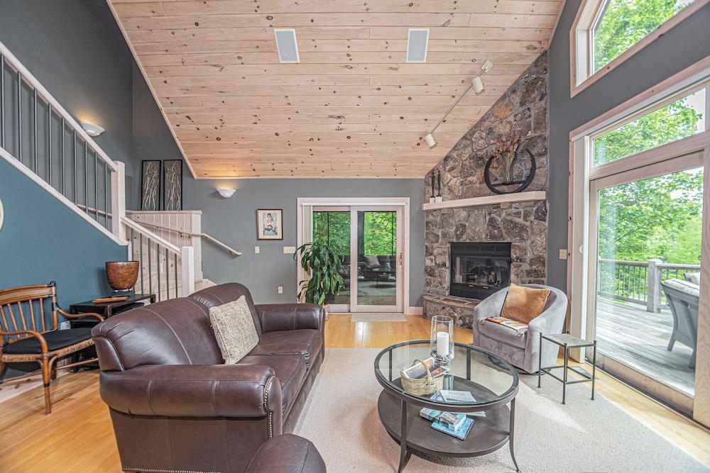 Play-a-way Chalet by Taylor Made Deep Creek