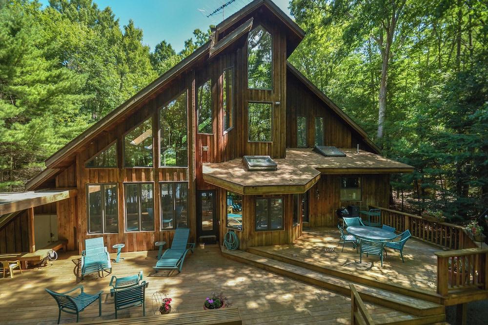 Shoreline Chateau by Taylor Made Deep Creek