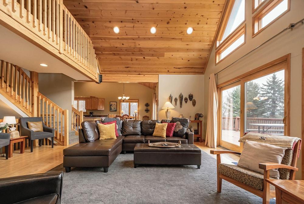 Tarenga House by Taylor Made Deep Creek