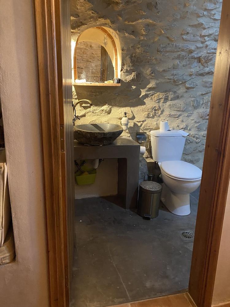 Cave house Lagada west mani greece