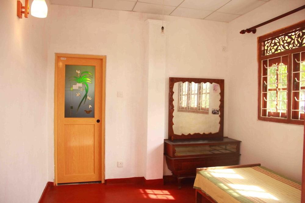 Hikka Yellow Villa - Hikkaduwa