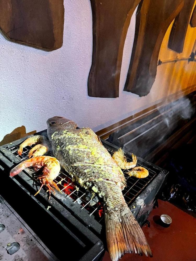 100 Step Beach White House