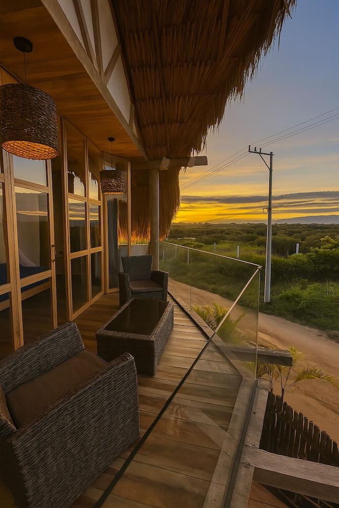 RCH Luxury Hotel & Pool