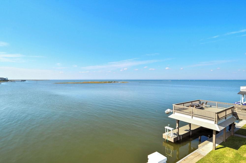 Bahia Azul Sunset by Ryson Vacation Rentals