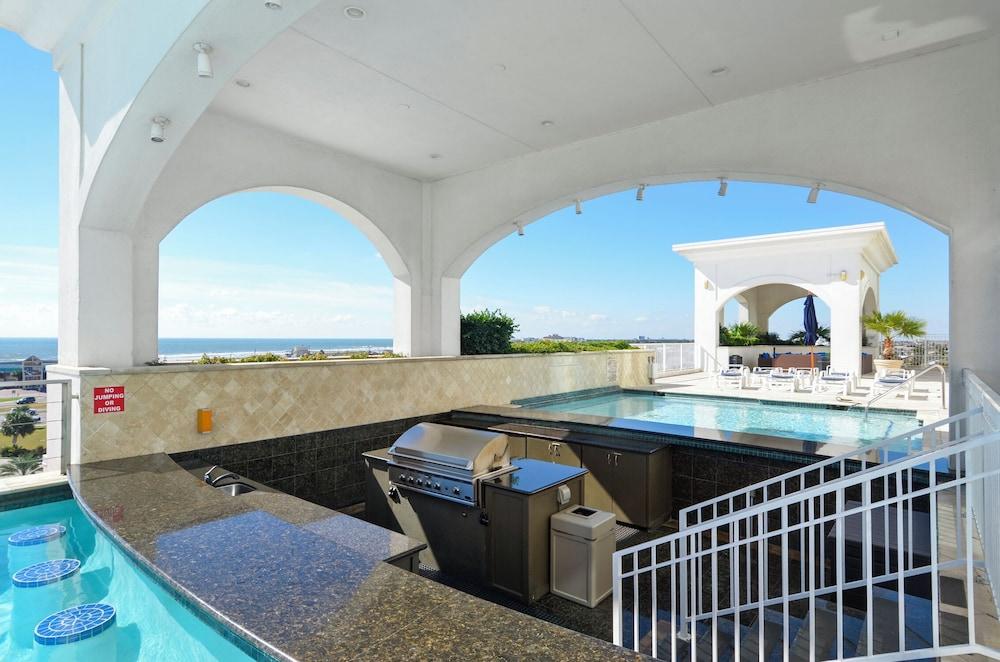 Emerald 1111 by Ryson Vacation Rentals