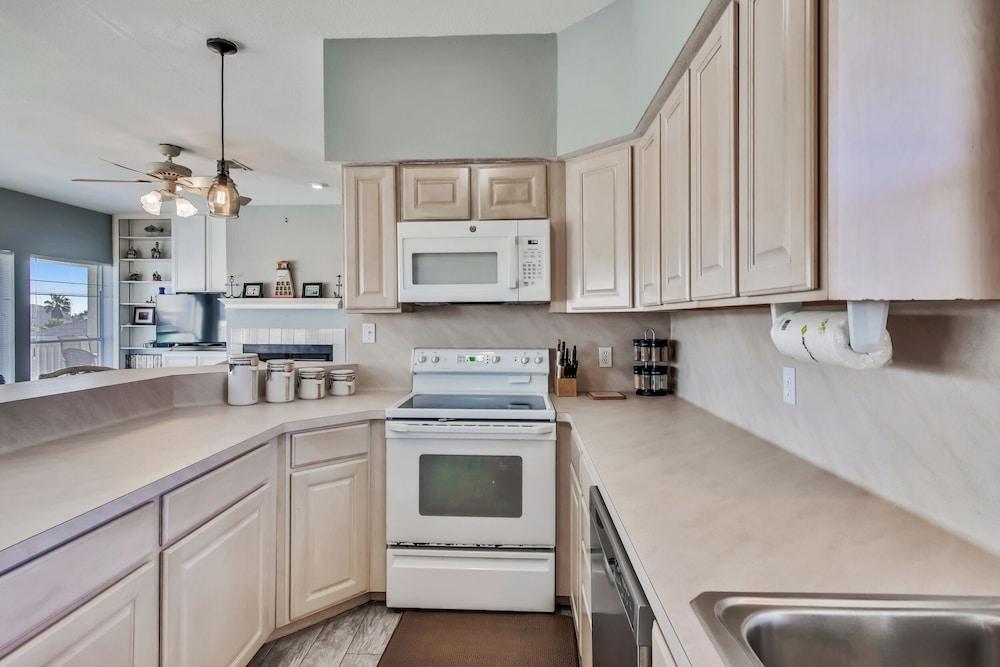 Mutiny on the Bounty by Ryson Vacation Rentals