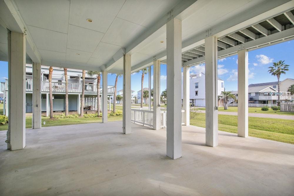 Sandpiper Treasure by Ryson Vacation Rentals