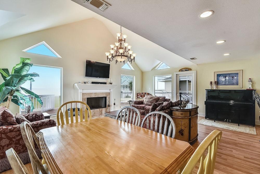 Summer Breeze by Ryson Vacation Rentals