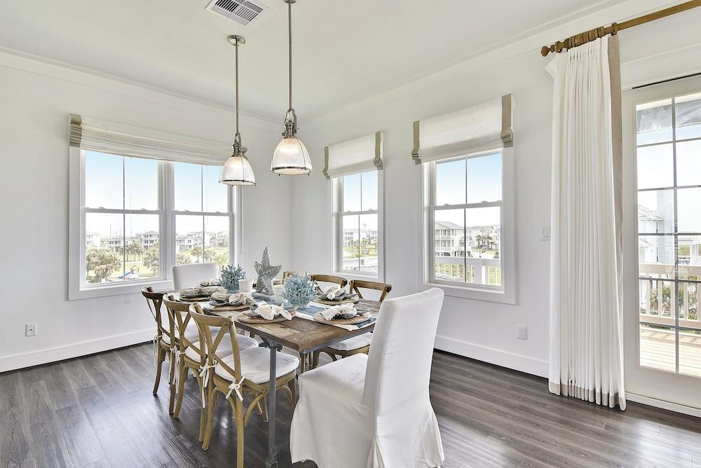 Wine Down by Ryson Vacation Rentals