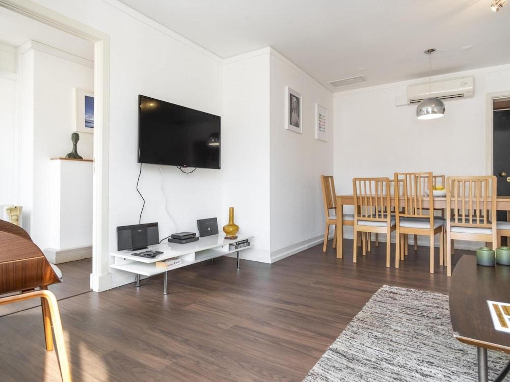 LV Premier Chiado CH1 Balcony Central Elevator