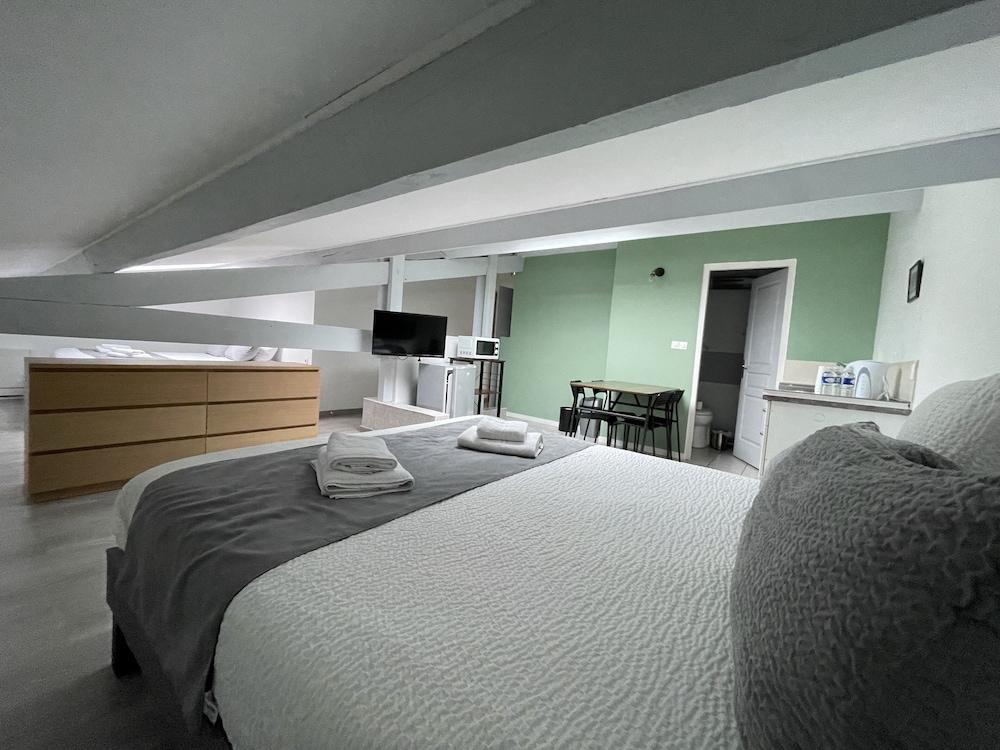 Logis Hôtel Paris-Madrid