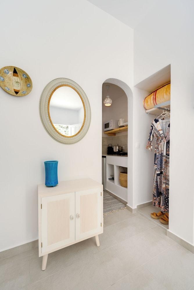 Moschatos Beach House