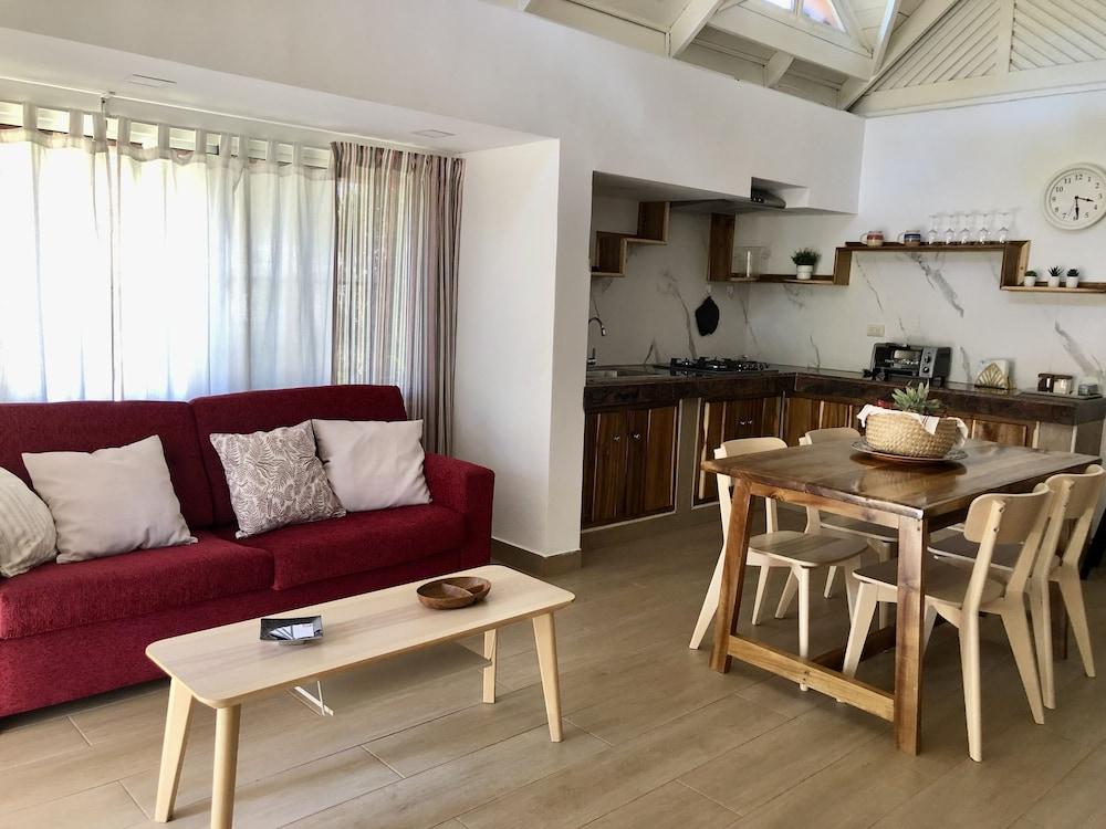 ON THE Cliff IN THE Caribbean SEA - Villa Maura