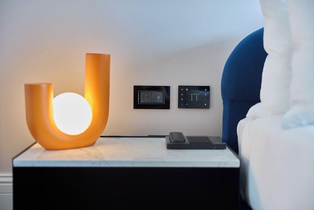 Cardo Brussels, Autograph Collection