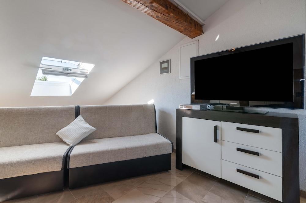 Beachfront Studio-apartment Spazzio