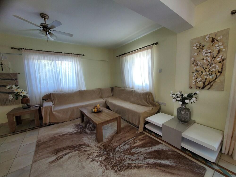 Charming 3-bed Villa in Protaras With Heated Pool