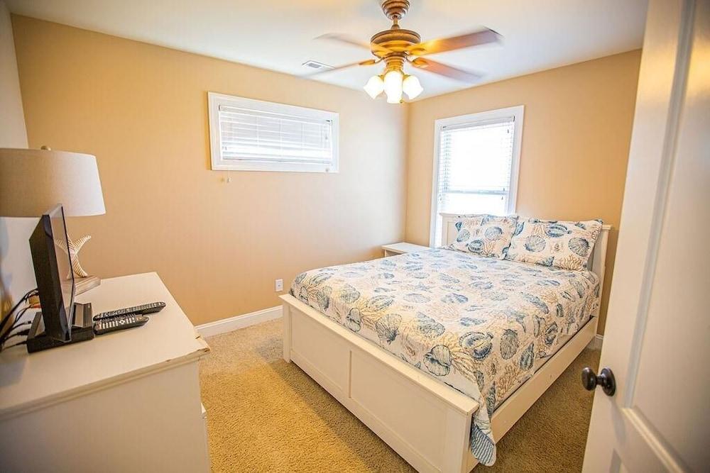 Brice Is Right 4 Bedroom Home by RedAwning