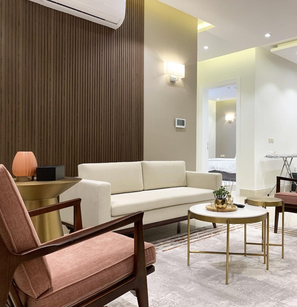 Ewa Alqirwan District