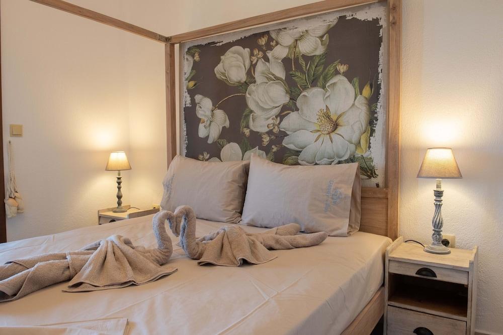 Dandy Villas Nea Roda Melodic Waves