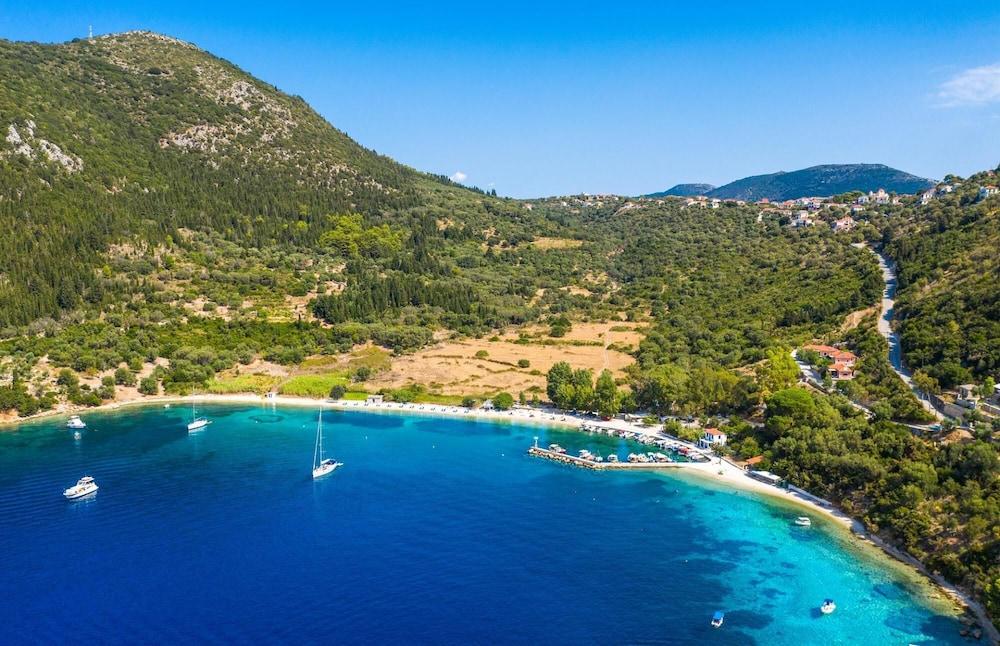 Rhodia Beach Villa in Ithaki