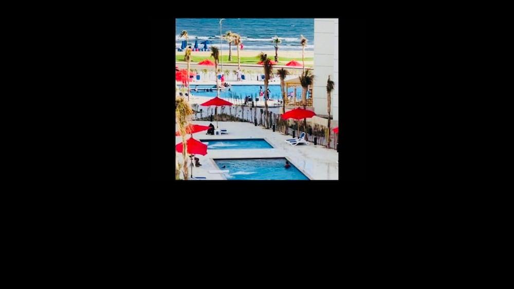 Spacious Beach Hideaway