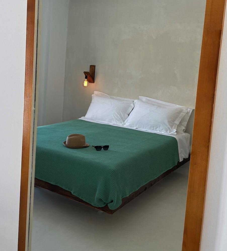 Rustic Hill Private Pool Rooms