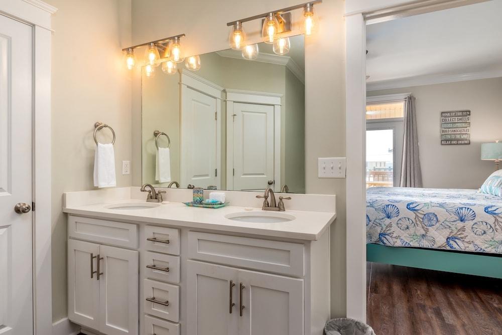 Seabatical - Gulf And Bay Views - Steps To The Water - Enjoy A Family Dinner After A Great Day On The Beach! 3 Bedroom Home by RedAwning