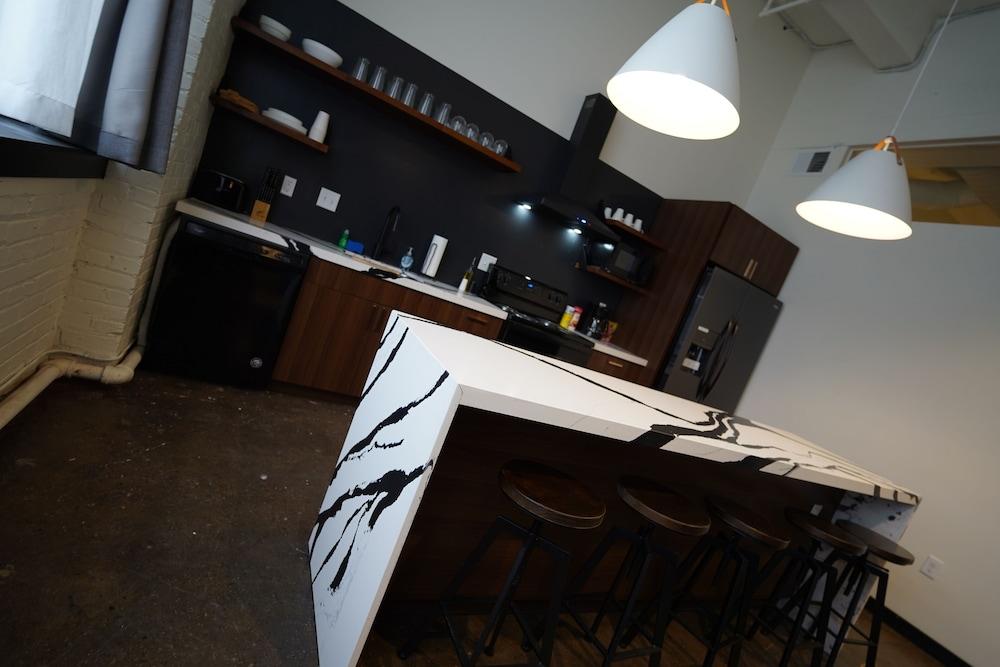 424 Gold Way - Apt. 404 2Bed/1Bath