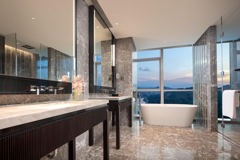 HUALUXE Yibin by IHG