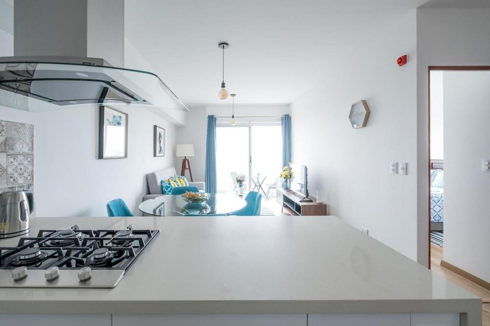 Classy 1 BR Barranco Apartment High Floor