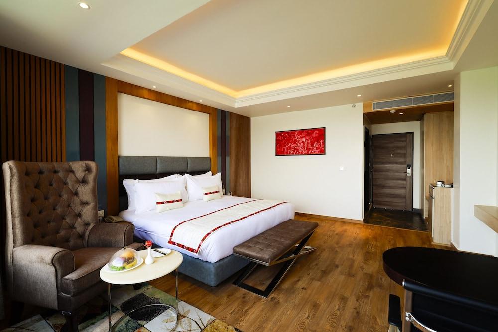 Justa Cliffend Resort & Spa, Mashobra