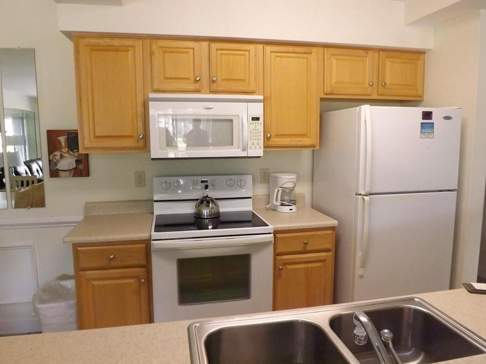 Close to Beach Brunswick Plantation Condo 2302M with 27 Hole Golf Course Onsite by RedAwning