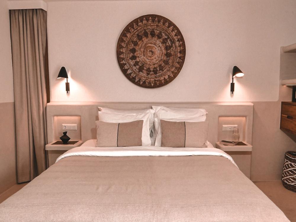 Perios Beach House - Adults Only