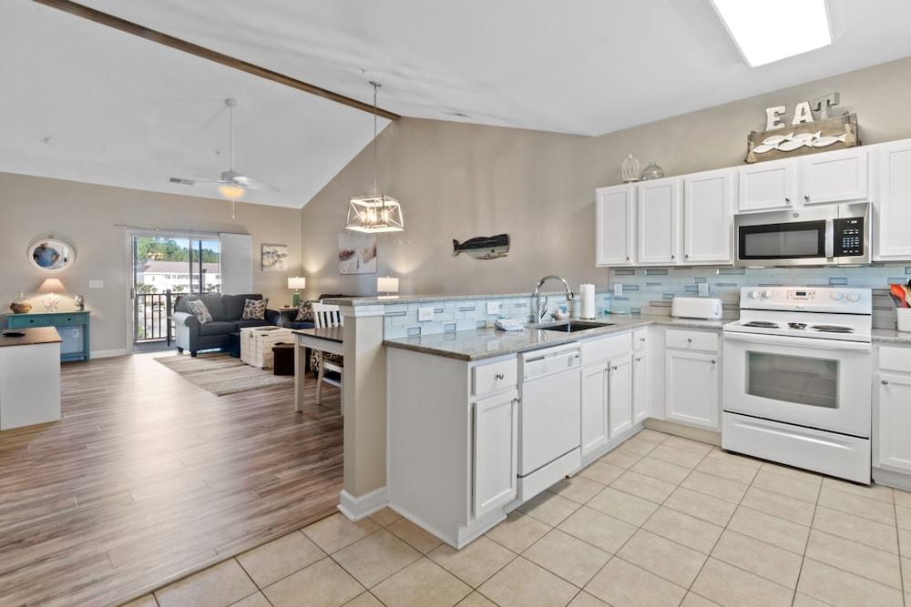 Willow Bend #832 2 Bedroom Condo by RedAwning